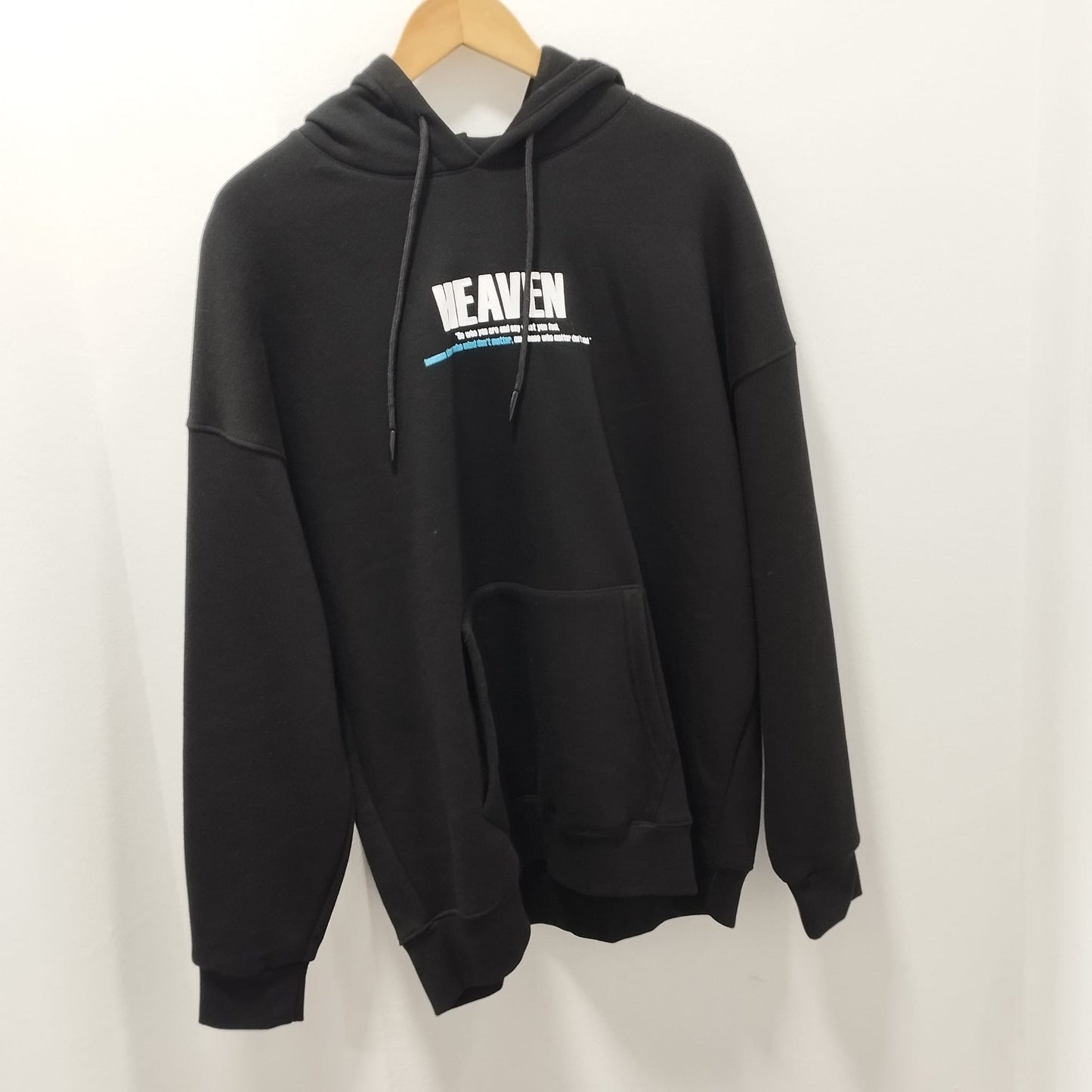 2512 HEAVEN YAZILI HOODIE NEGRO