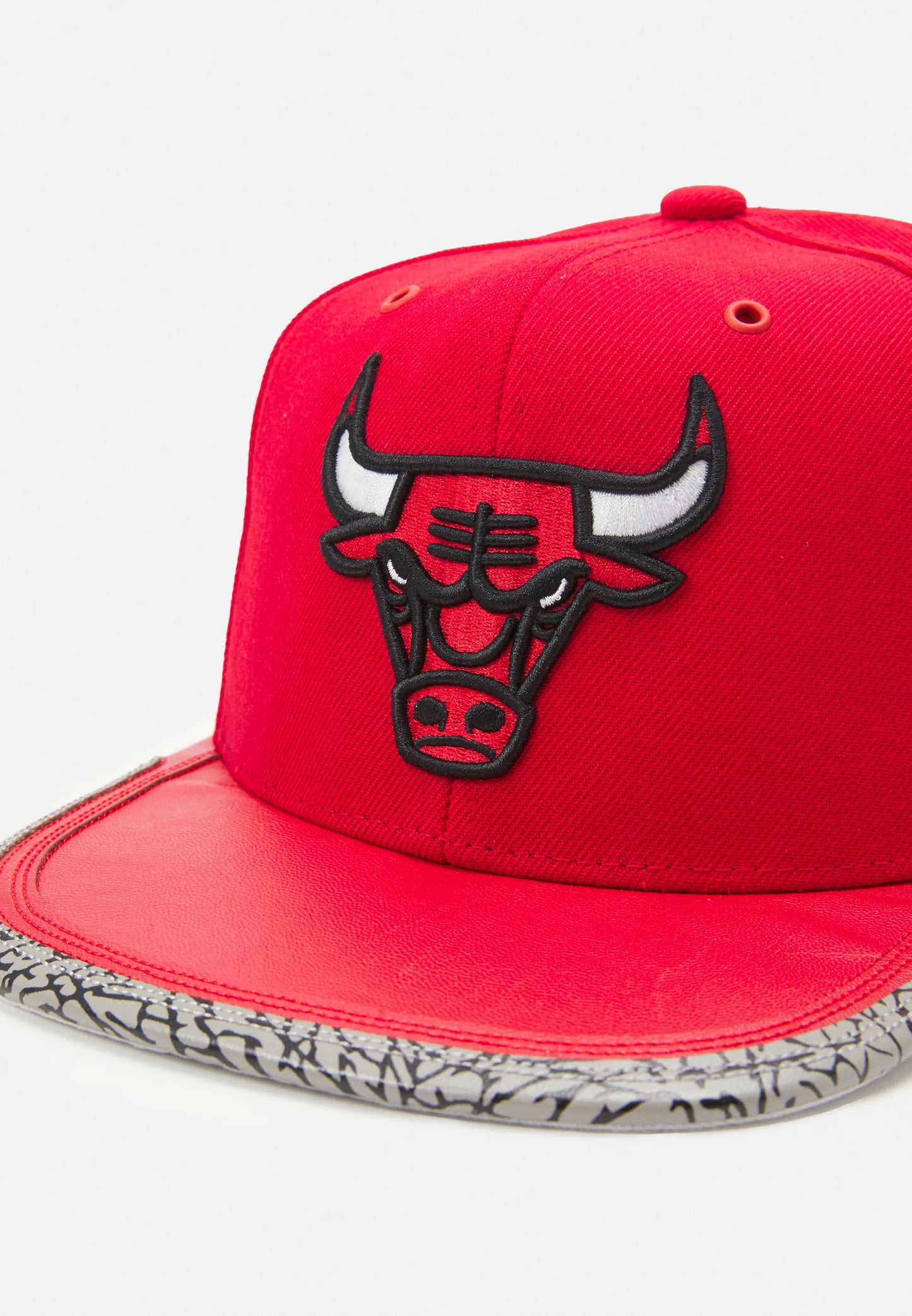 MITCHELL AND NESS NBA DAY 3 SNAPBACK BULLS
