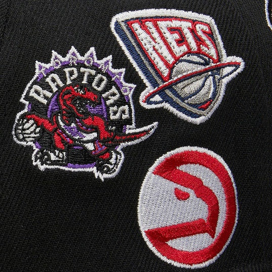 MITCHELL AND NESS NBA EAST ALL OVER CONFERENCE DEADSTOCK - Gorra