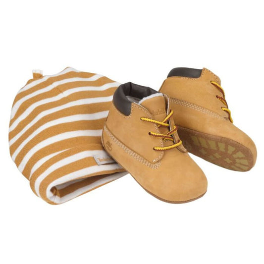 TIMBERLAND CONJUNTO DE PATUCOS Y GORRO PARA BEBÉ EN AMARILLO