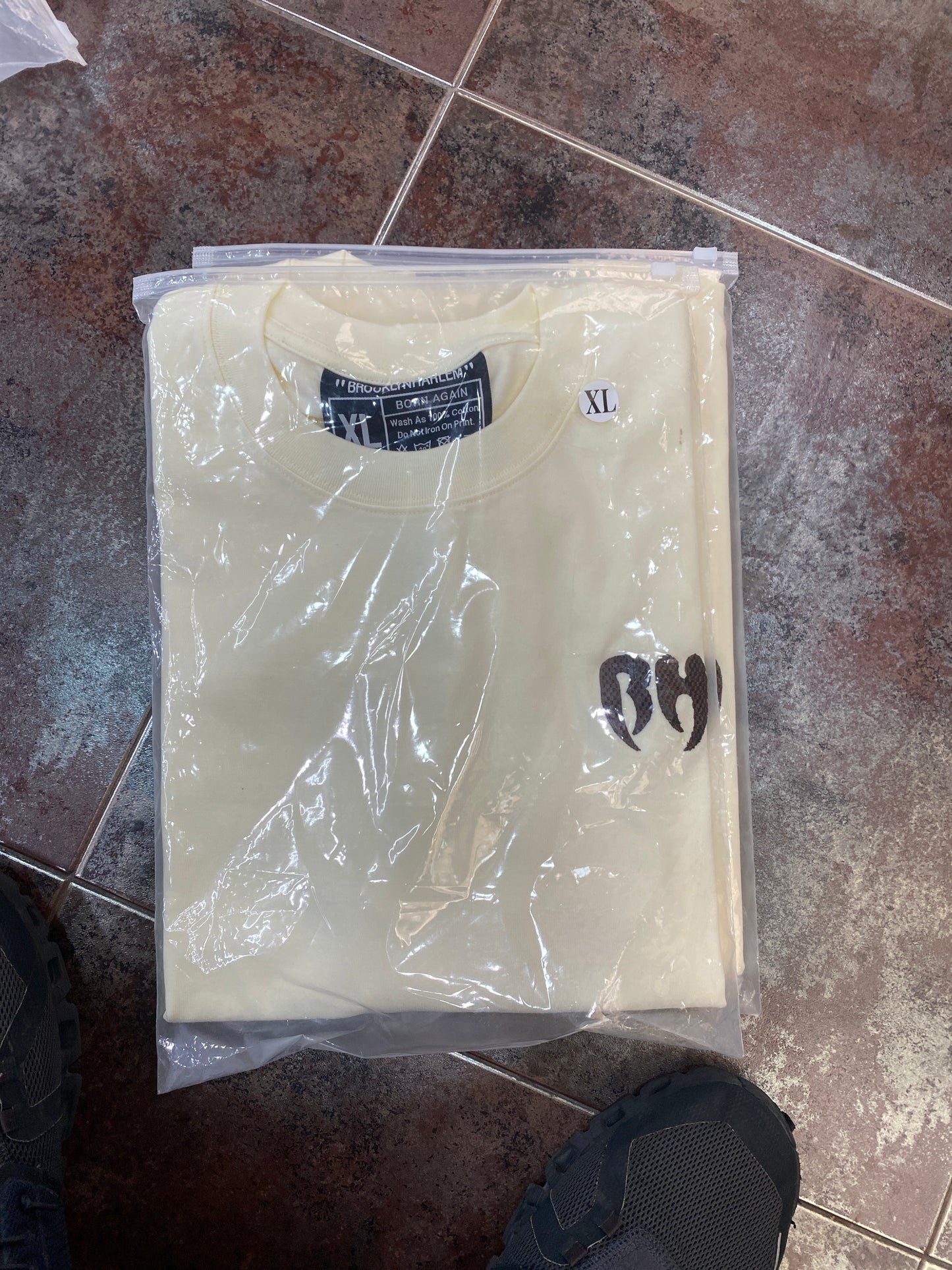 BH - Essentials Logo 3D crema marrón   / T-SHIRT