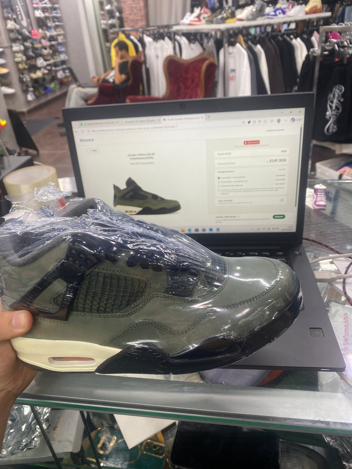 Jordan 4 retro og undefeat