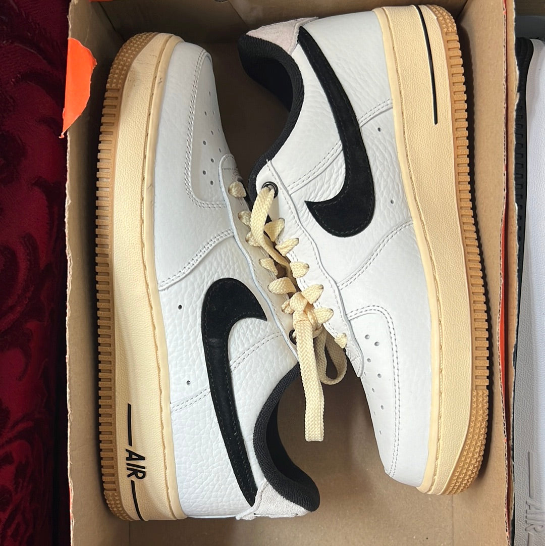 NIKE AIR FORCE 1 07 LX