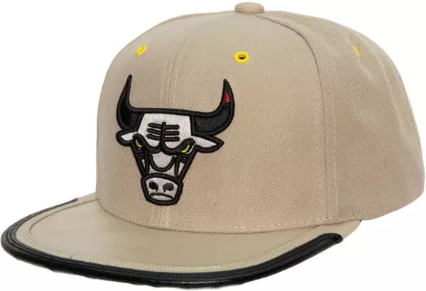 MITCHELL AND NESS NBA DAY 3 SNAPBACK BULLS BROWN