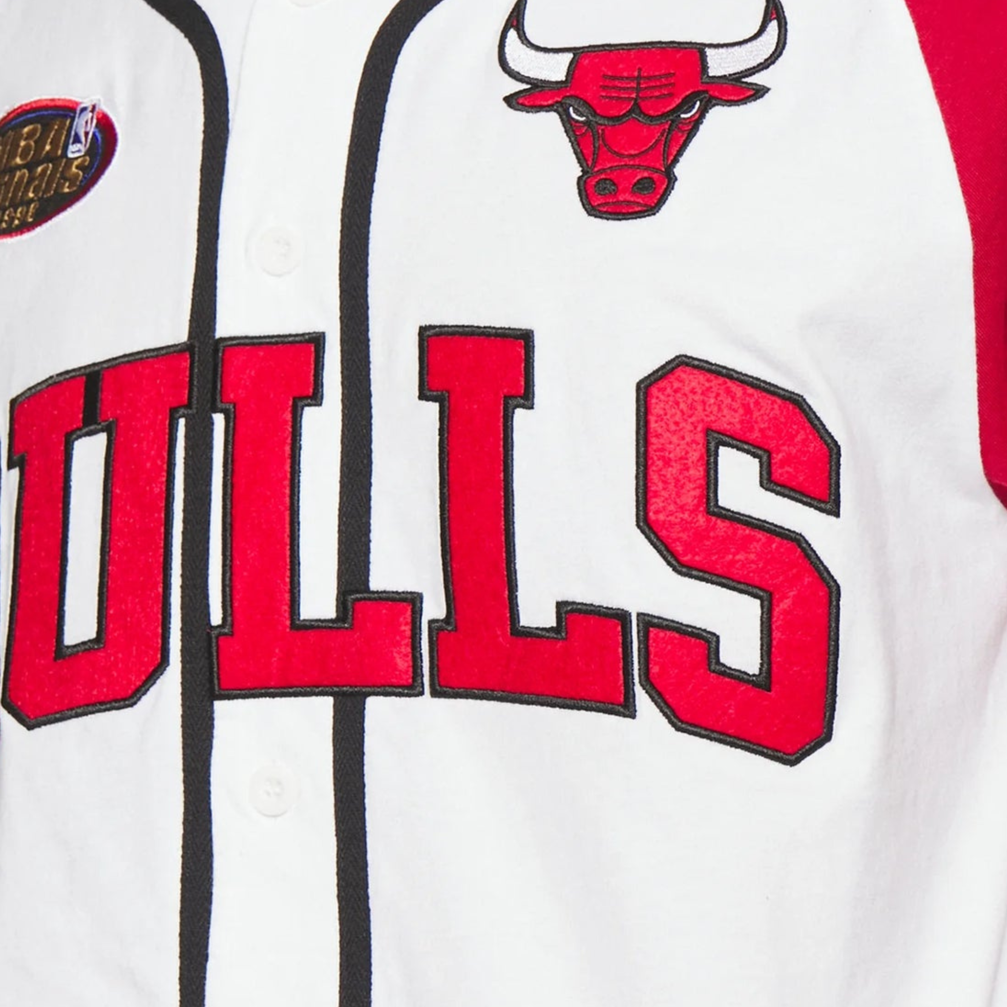 MITCHELL & NESS NBA CHICAGO BULLS PRACTICE DAY BUTTON FRONT