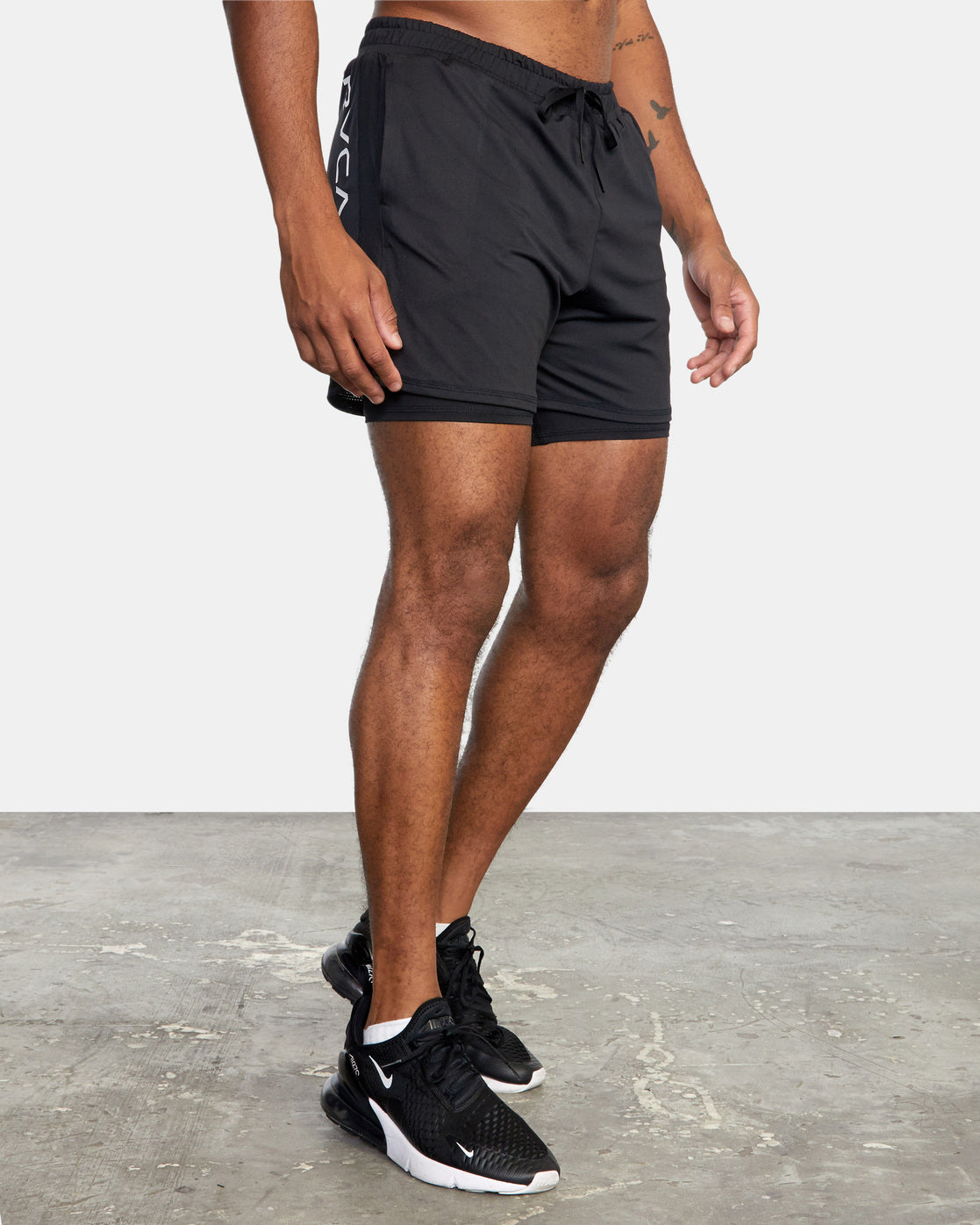 RVCA SPORT VENT SHORT NEGRO